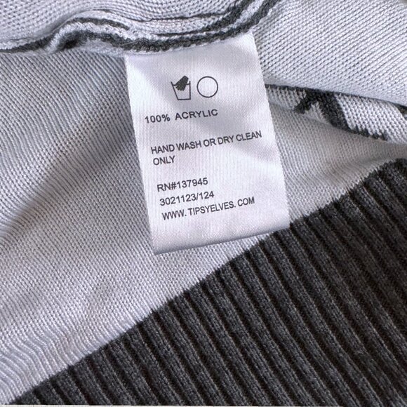 Women's Tipsy Elves Snowman Sweater with Snowflakes Size XXL. - Picture 4 of 4